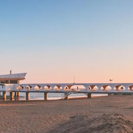 Sunny First-ffloor Beachside Retreat Λινιάνο Σαμπιαντόρο