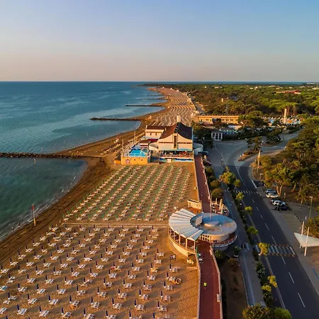 Sunny First-ffloor Beachside Retreat Λινιάνο Σαμπιαντόρο
